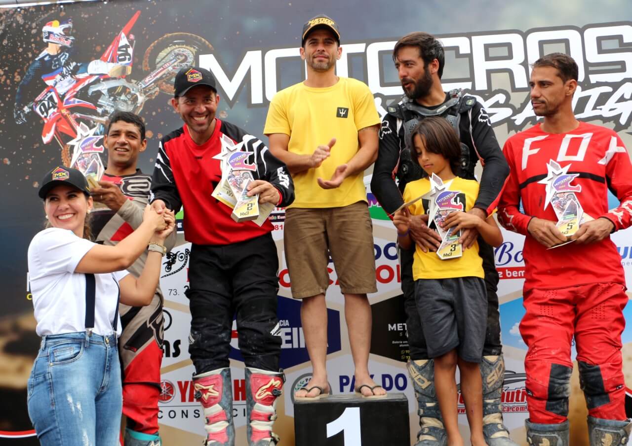 Prefeita Cordélia Torres prestigia etapa final da Copa do Descobrimento de Motocross em Eunápolis 9