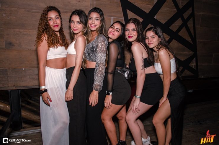 Hot: Enimes Party é marcado por muito funk 119