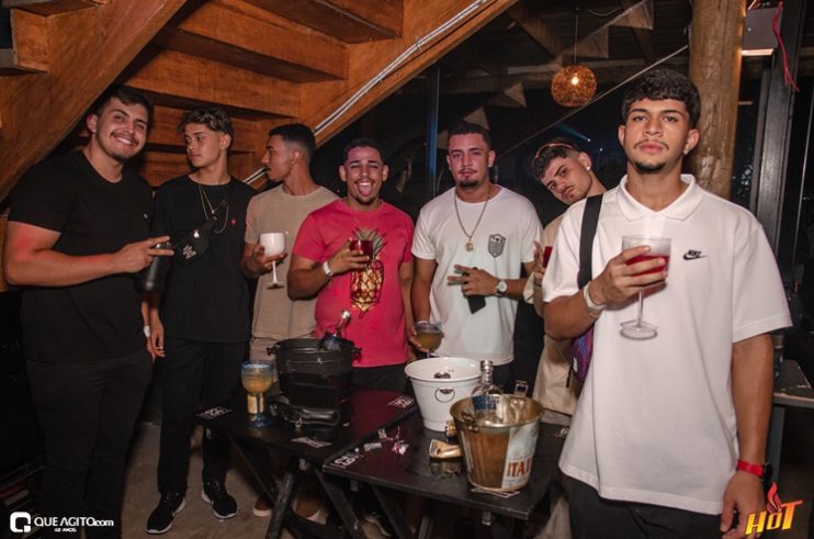 Hot: Enimes Party é marcado por muito funk 140