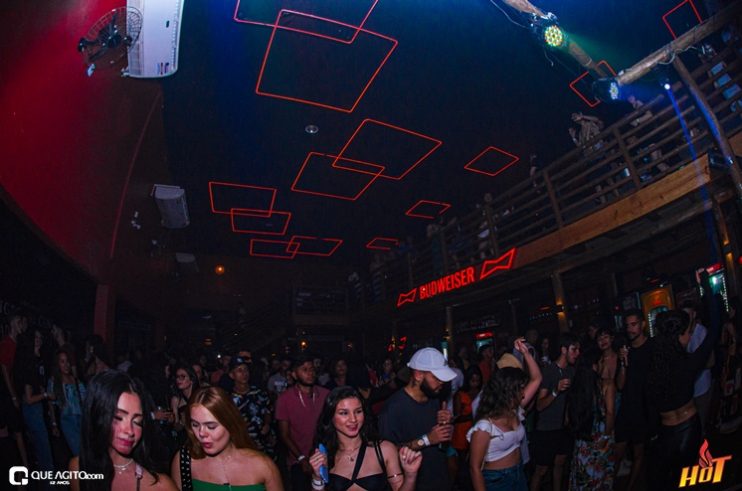 Hot: Enimes Party é marcado por muito funk 144