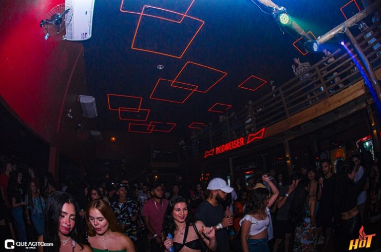 Hot: Enimes Party é marcado por muito funk 145