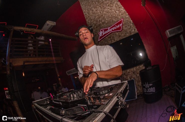 Hot: Enimes Party é marcado por muito funk 147