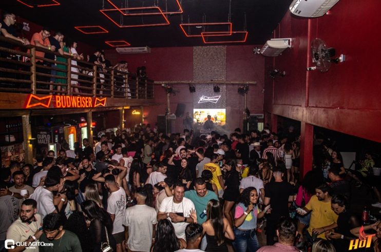 Hot: Enimes Party é marcado por muito funk 159