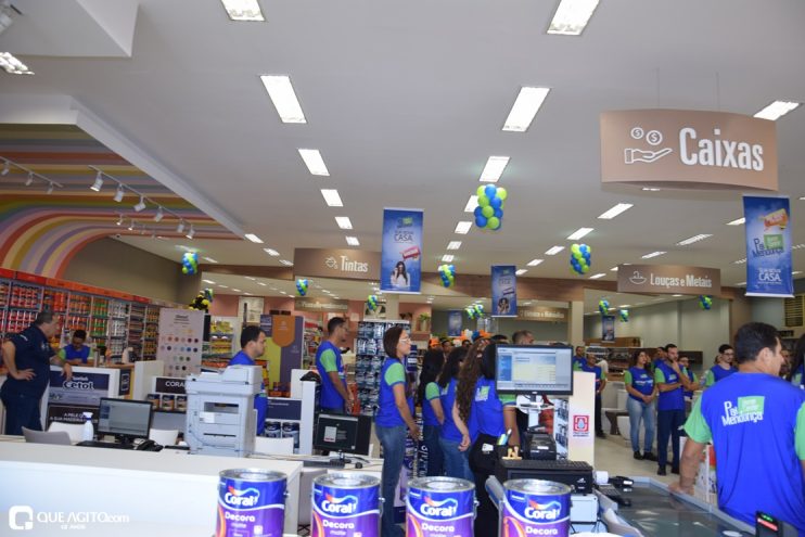Representantes da gestão municipal prestigiam inauguração da loja Pai Mendonça em Eunápolis 13