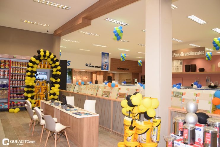 Representantes da gestão municipal prestigiam inauguração da loja Pai Mendonça em Eunápolis 21