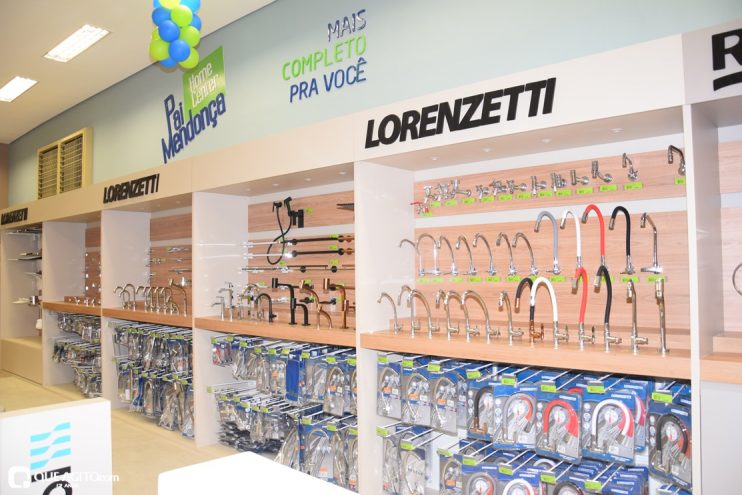 Representantes da gestão municipal prestigiam inauguração da loja Pai Mendonça em Eunápolis 26