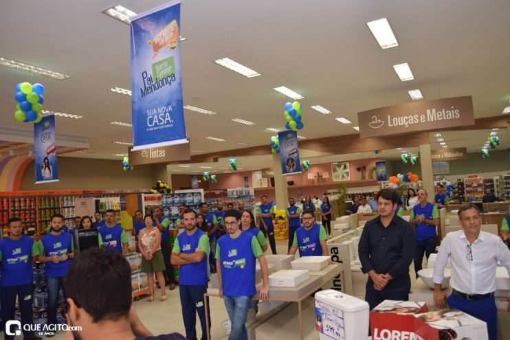 Representantes da gestão municipal prestigiam inauguração da loja Pai Mendonça em Eunápolis 47