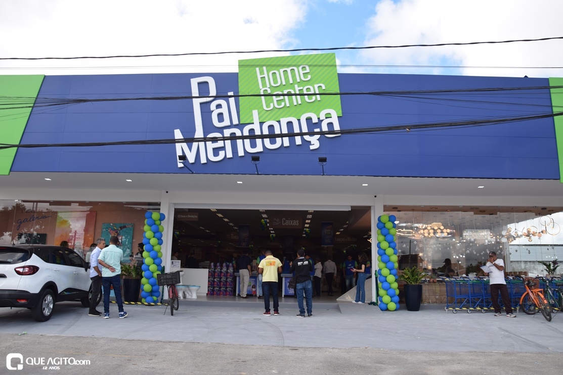 Representantes da gestão municipal prestigiam inauguração da loja Pai Mendonça em Eunápolis 16