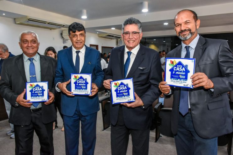 Porto Seguro: Prefeitura entrega 184 títulos de Regularização Fundiária 12