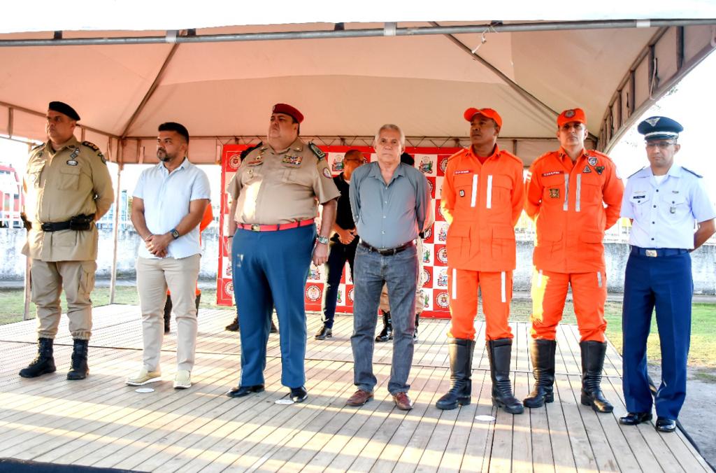 PORTO SEGURO - Comandante Geral do Corpo de Bombeiros entrega novas viaturas ao 6º Grupamento 85