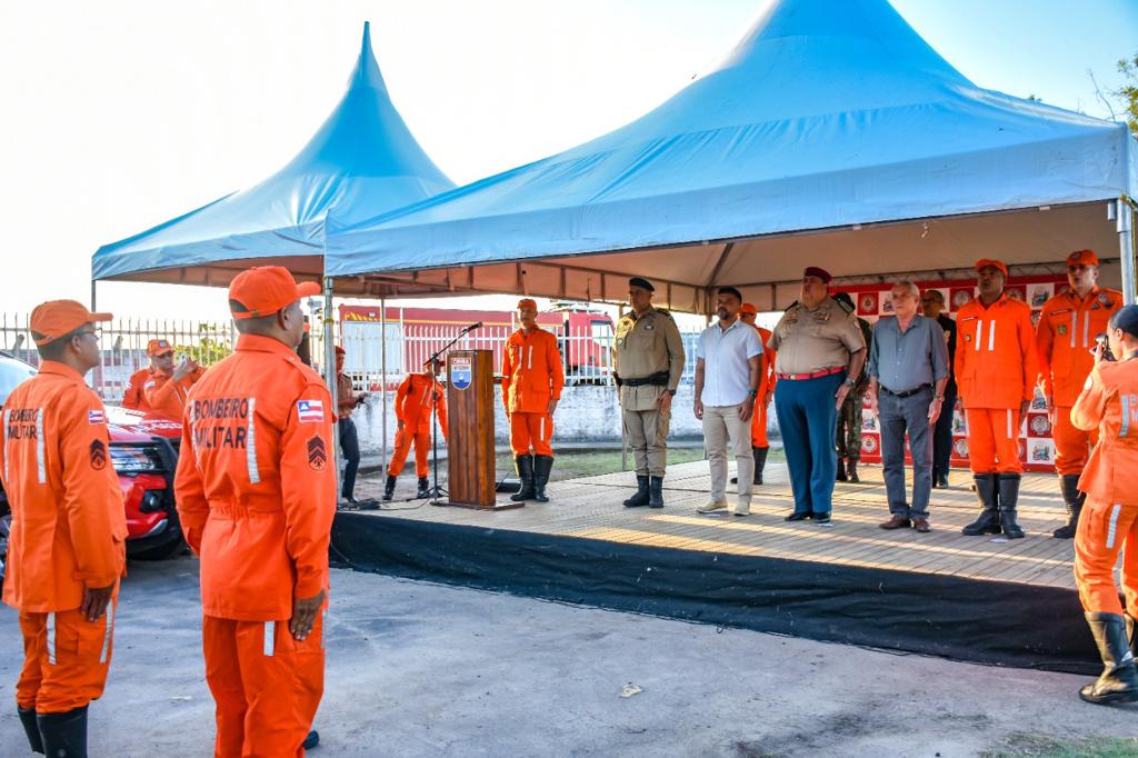 PORTO SEGURO - Comandante Geral do Corpo de Bombeiros entrega novas viaturas ao 6º Grupamento 7