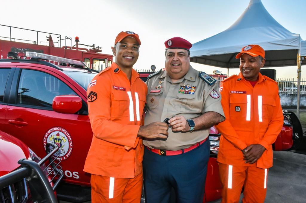 PORTO SEGURO - Comandante Geral do Corpo de Bombeiros entrega novas viaturas ao 6º Grupamento 89
