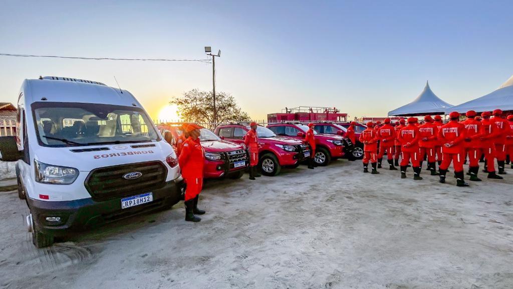 PORTO SEGURO - Comandante Geral do Corpo de Bombeiros entrega novas viaturas ao 6º Grupamento 11