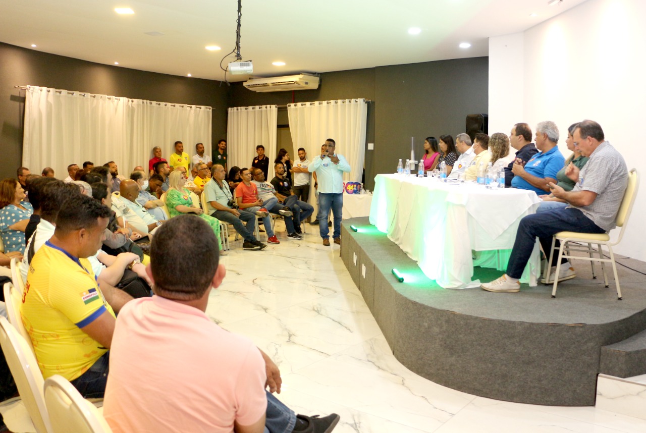 Prefeita reúne Elmar Nascimento e Robinho em coletiva em prol de ACM Neto e Bolsonaro 37