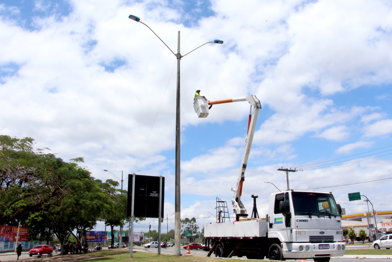 Prefeitura de Eunápolis moderniza iluminação pública com instalação de lâmpadas de LED na BR-101 50