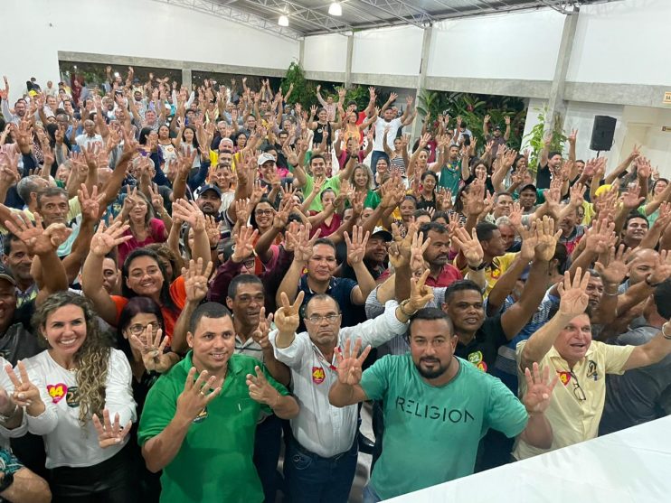 Em grandioso ato político, prefeita Cordélia Torres mobiliza multidão em prol da campanha de ACM Neto e Bolsonaro 8