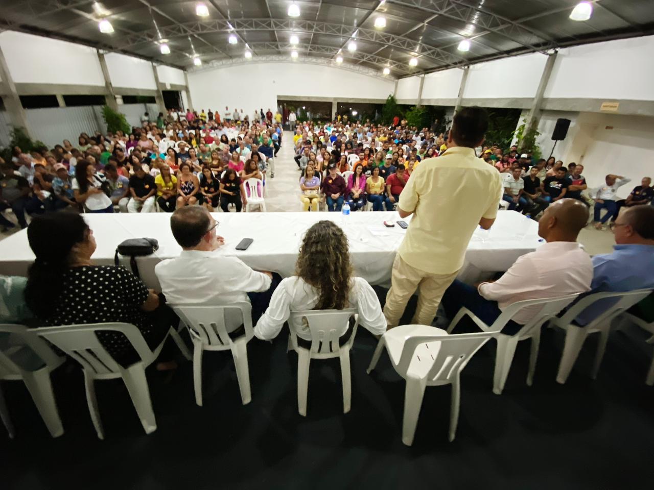 Em grandioso ato político, prefeita Cordélia Torres mobiliza multidão em prol da campanha de ACM Neto e Bolsonaro 9