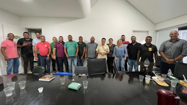 Paulo Dapé se reúne com vereadores para fortalecer campanha de ACM Neto e Bolsonaro em Eunápolis 11