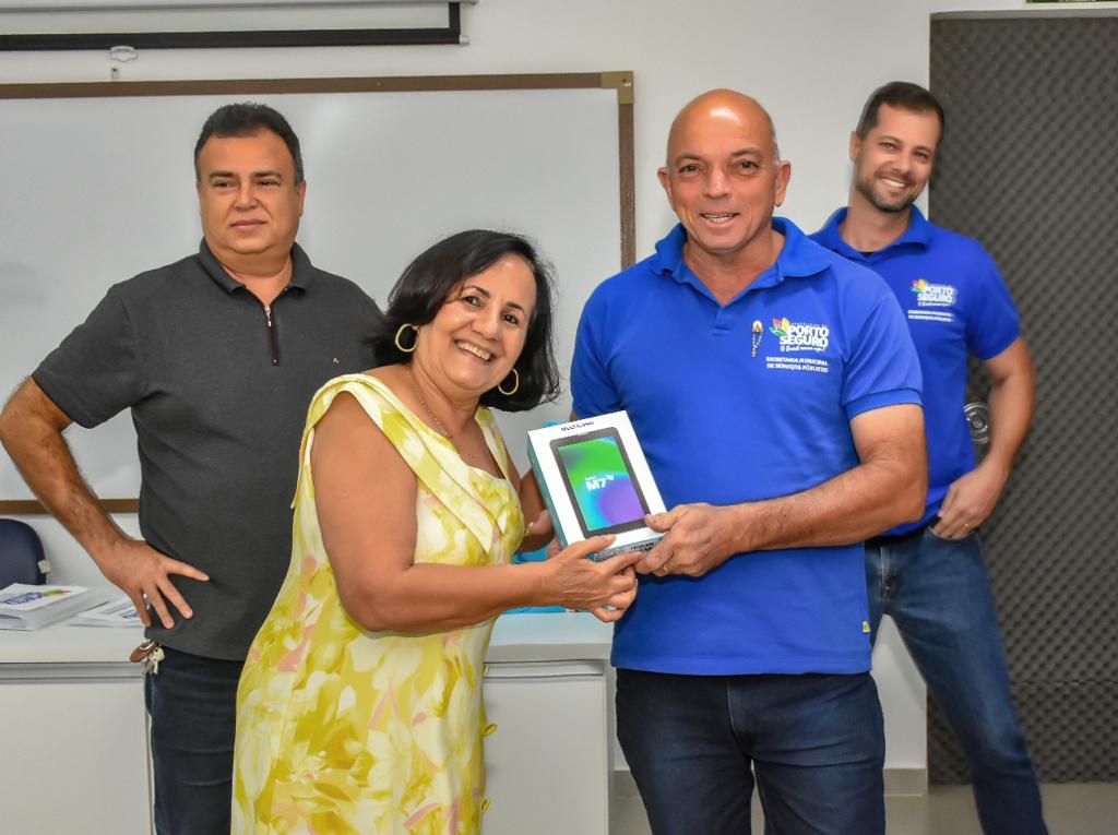 INCLUSÃO – Garis ganham tablets para auxílio na aprendizagem 20