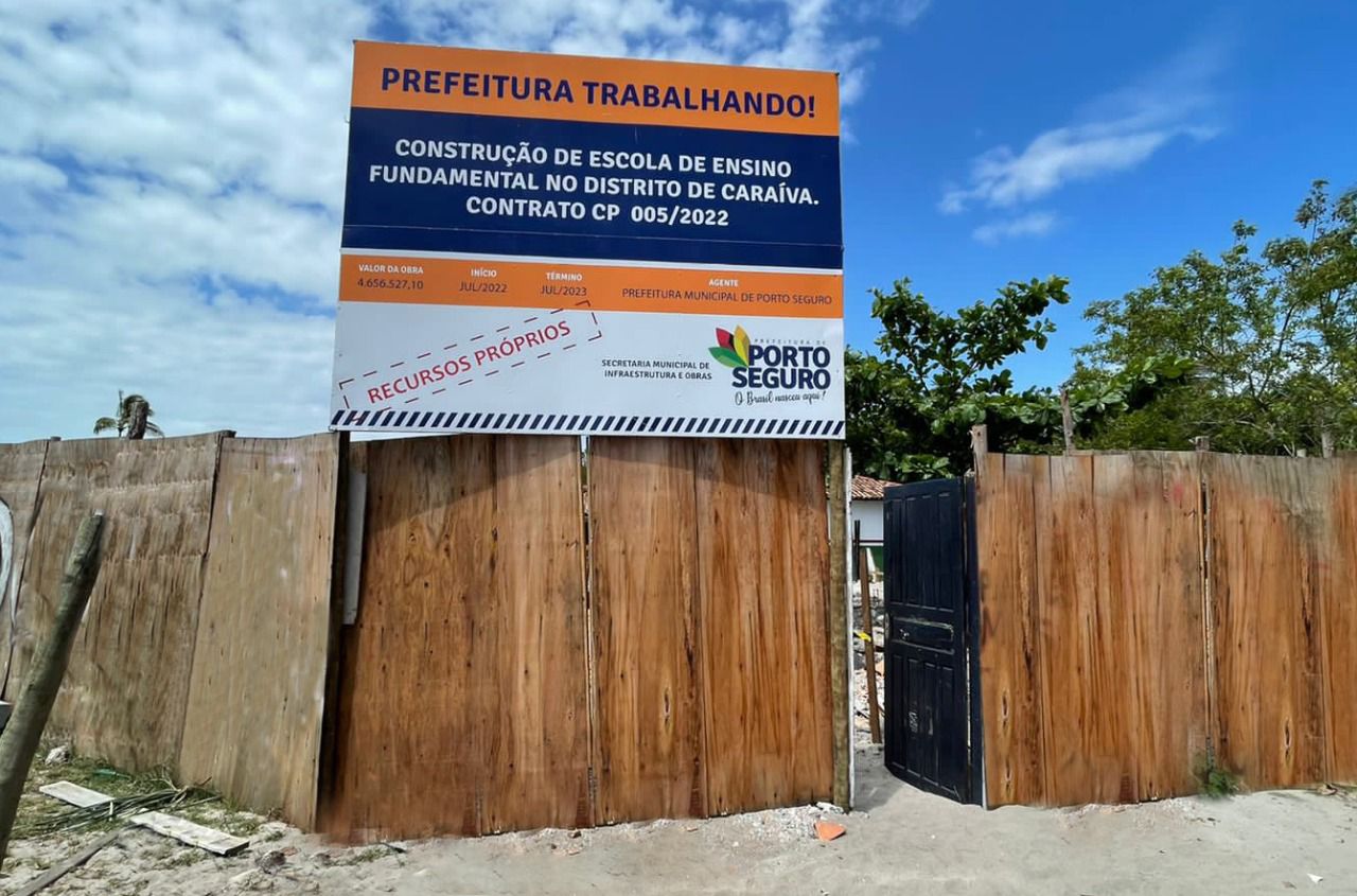 Reformas das escolas municipais avançam em Caraíva 12