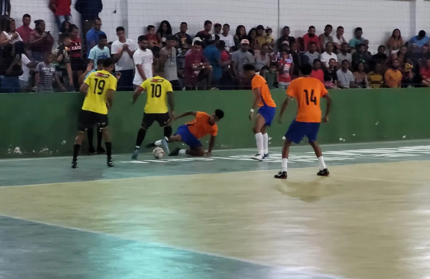 Rivalidade e qualidade técnica marcam início do Municipal de futsal 2022 de Itagimirim 9