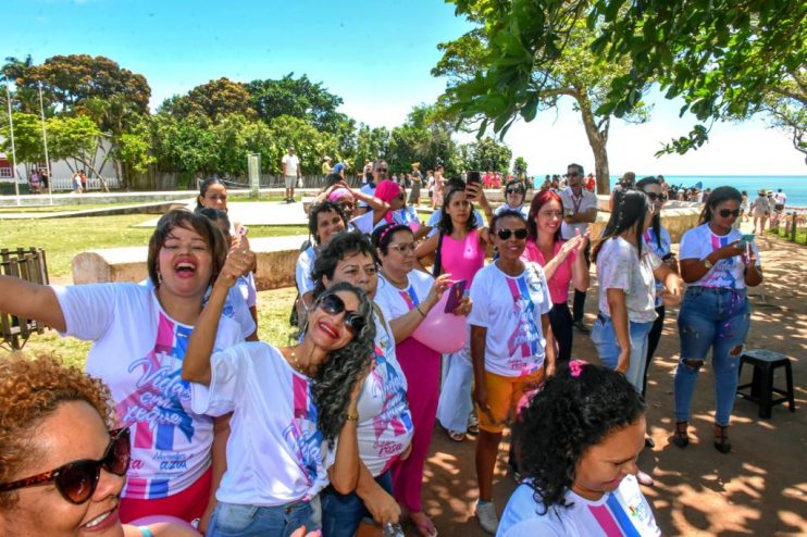 Mulheres em tratamento contra o câncer fazem passeio turístico 14