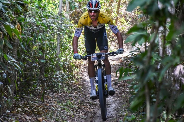 CICLISTAS DE TODAS AS PARTES DO MUNDO PARTICIPAM DE COMPETIÇÃO NO ARRAIAL D’AJUDA 12