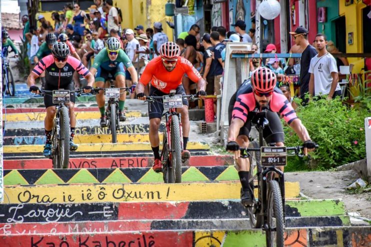 CICLISTAS DE TODAS AS PARTES DO MUNDO PARTICIPAM DE COMPETIÇÃO NO ARRAIAL D’AJUDA 14