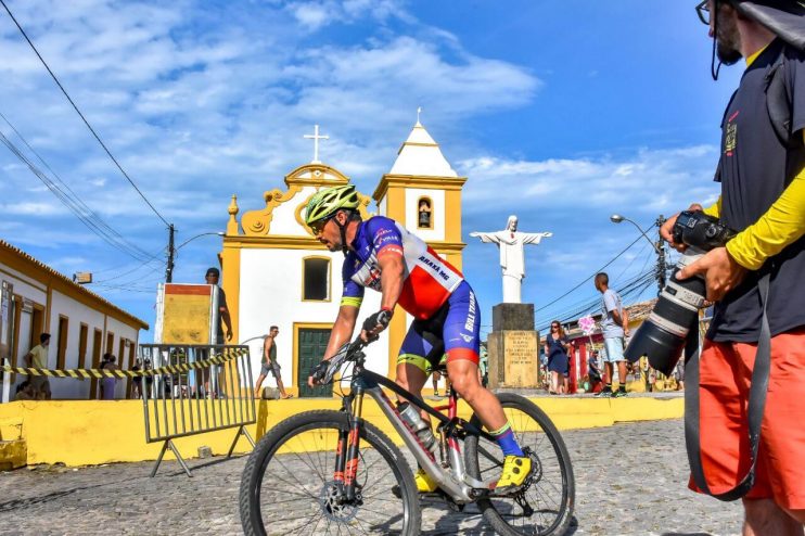 CICLISTAS DE TODAS AS PARTES DO MUNDO PARTICIPAM DE COMPETIÇÃO NO ARRAIAL D’AJUDA 15