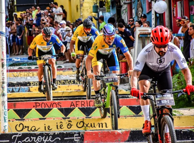 CICLISTAS DE TODAS AS PARTES DO MUNDO PARTICIPAM DE COMPETIÇÃO NO ARRAIAL D’AJUDA 17