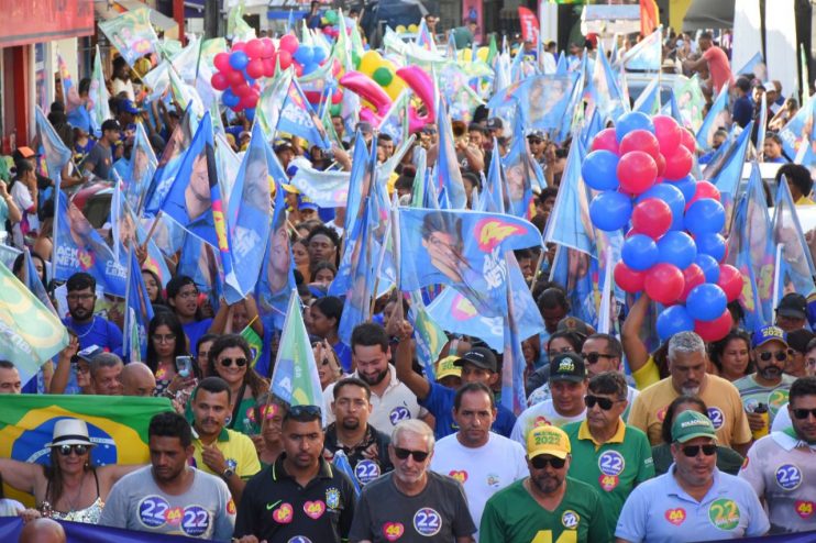 CAMINHADA DA VITÓRIA LEVA MULTIDÃO ÀS RUAS DE PORTO SEGURO 24