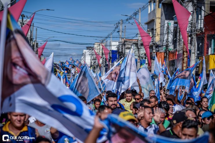 Acompanhado por Cordélia e Paulo Dapé, ACM Neto cai nos braços do povo de Eunápolis 56