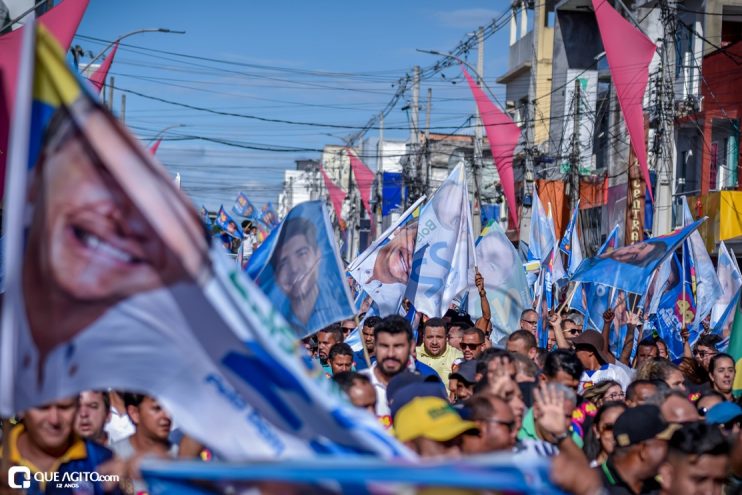 Acompanhado por Cordélia e Paulo Dapé, ACM Neto cai nos braços do povo de Eunápolis 57