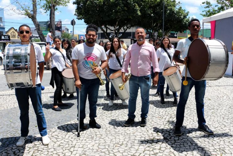 caminhadarosa10 Caminhada do Outubro Rosa leva centenas de pessoas às ruas de Eunápolis 19