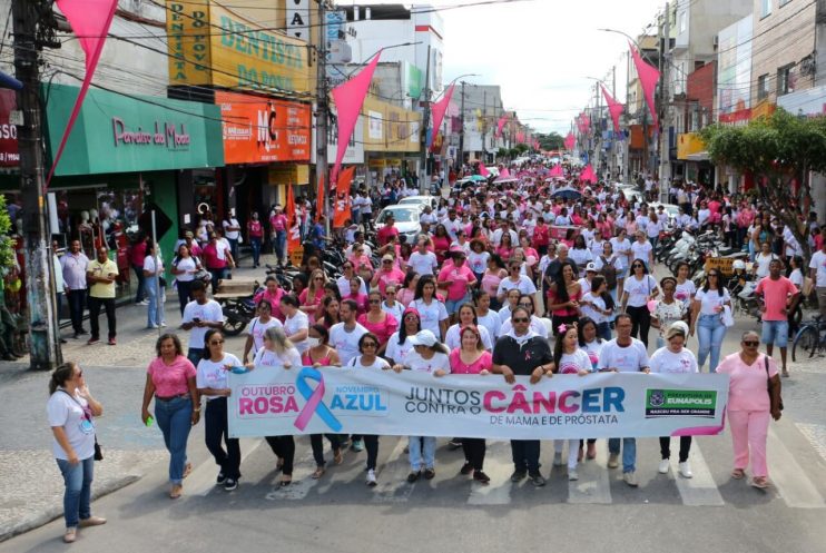 Caminhada do Outubro Rosa leva centenas de pessoas às ruas de Eunápolis 35