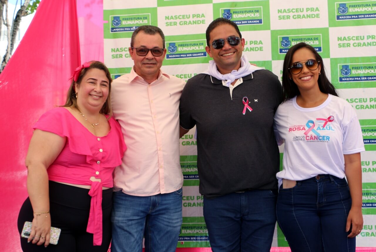 Caminhada do Outubro Rosa leva centenas de pessoas às ruas de Eunápolis 9