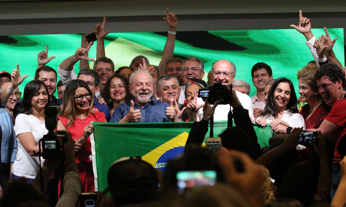 Em primeiro discurso, Lula diz que combate à miséria é sua missão 1