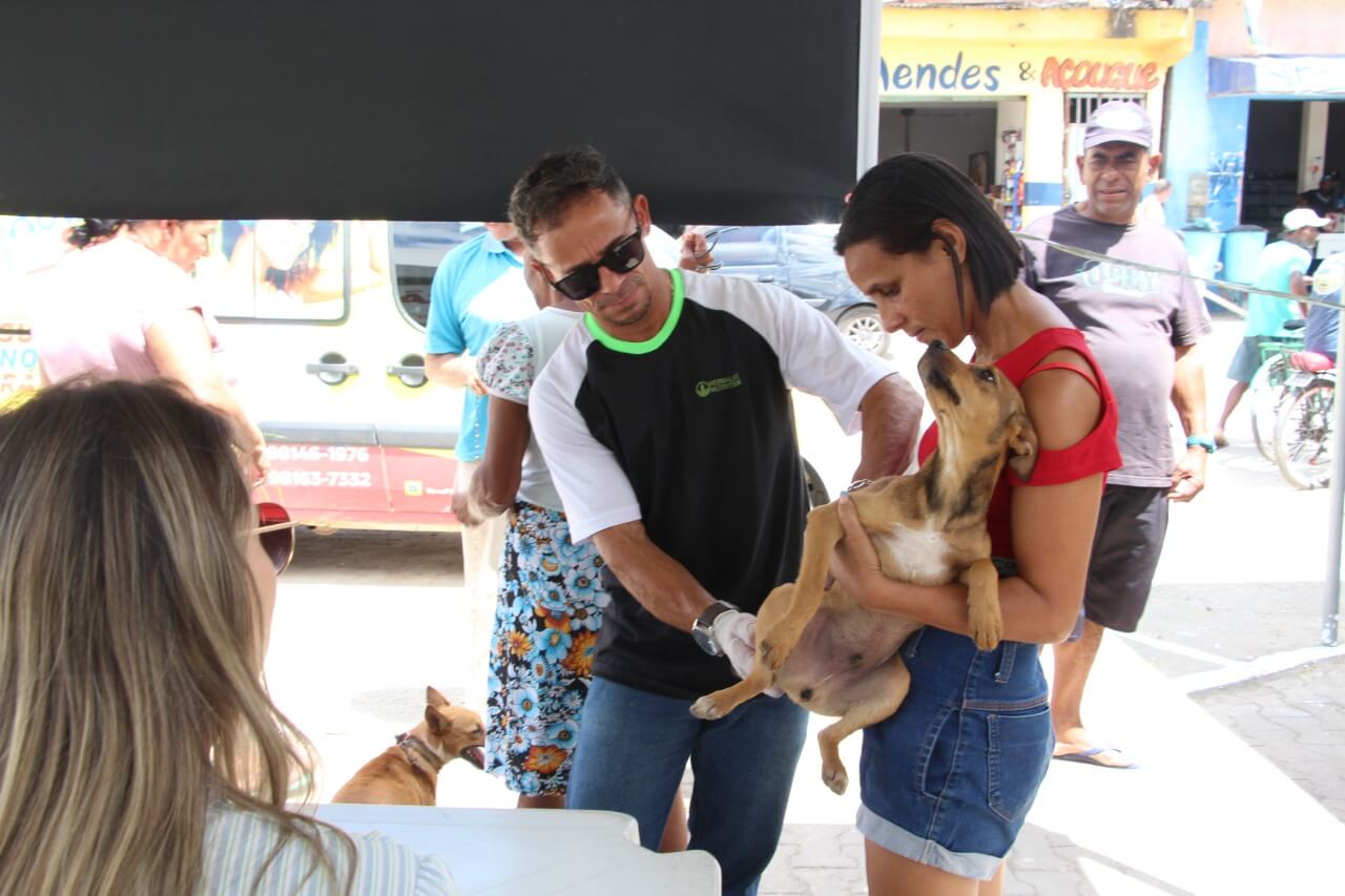 Prefeitura Itinerante leva serviços essenciais aos moradores do bairro Alecrim II 9