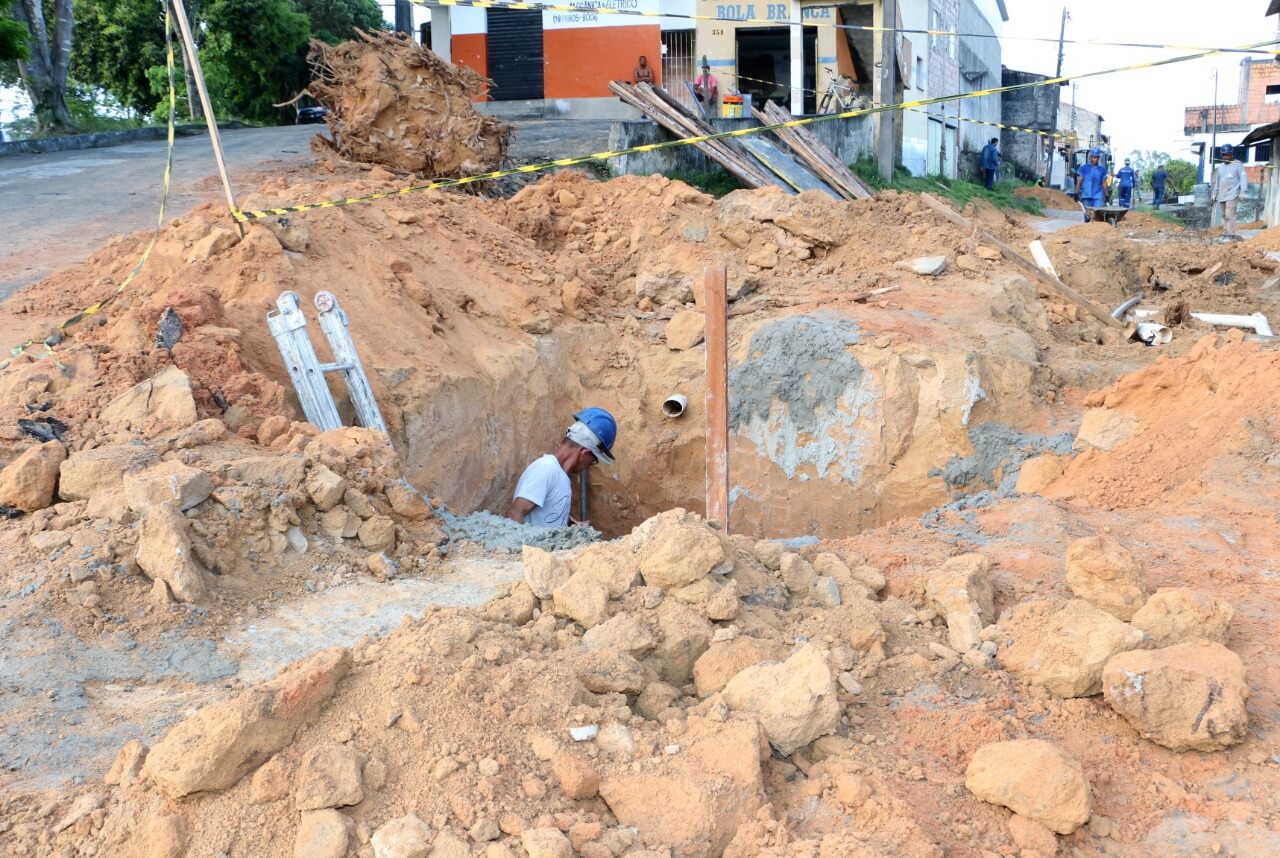 Infraestrutura urbana: segue em ritmo acelerado obra de pavimentação da Rua Lua Nova 6