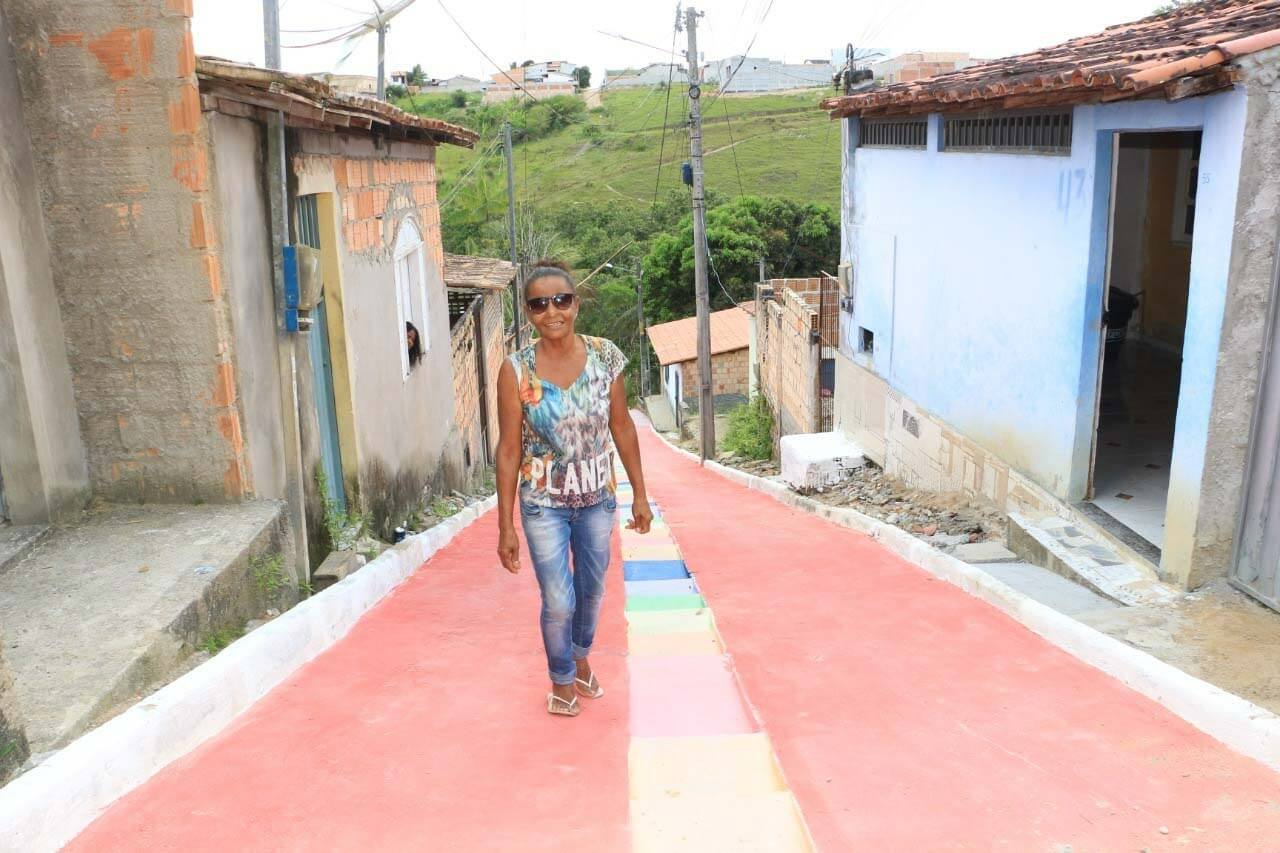 Prefeita Cordélia Torres entrega pavimentação da Travessa Projetada no bairro Urbis II 7