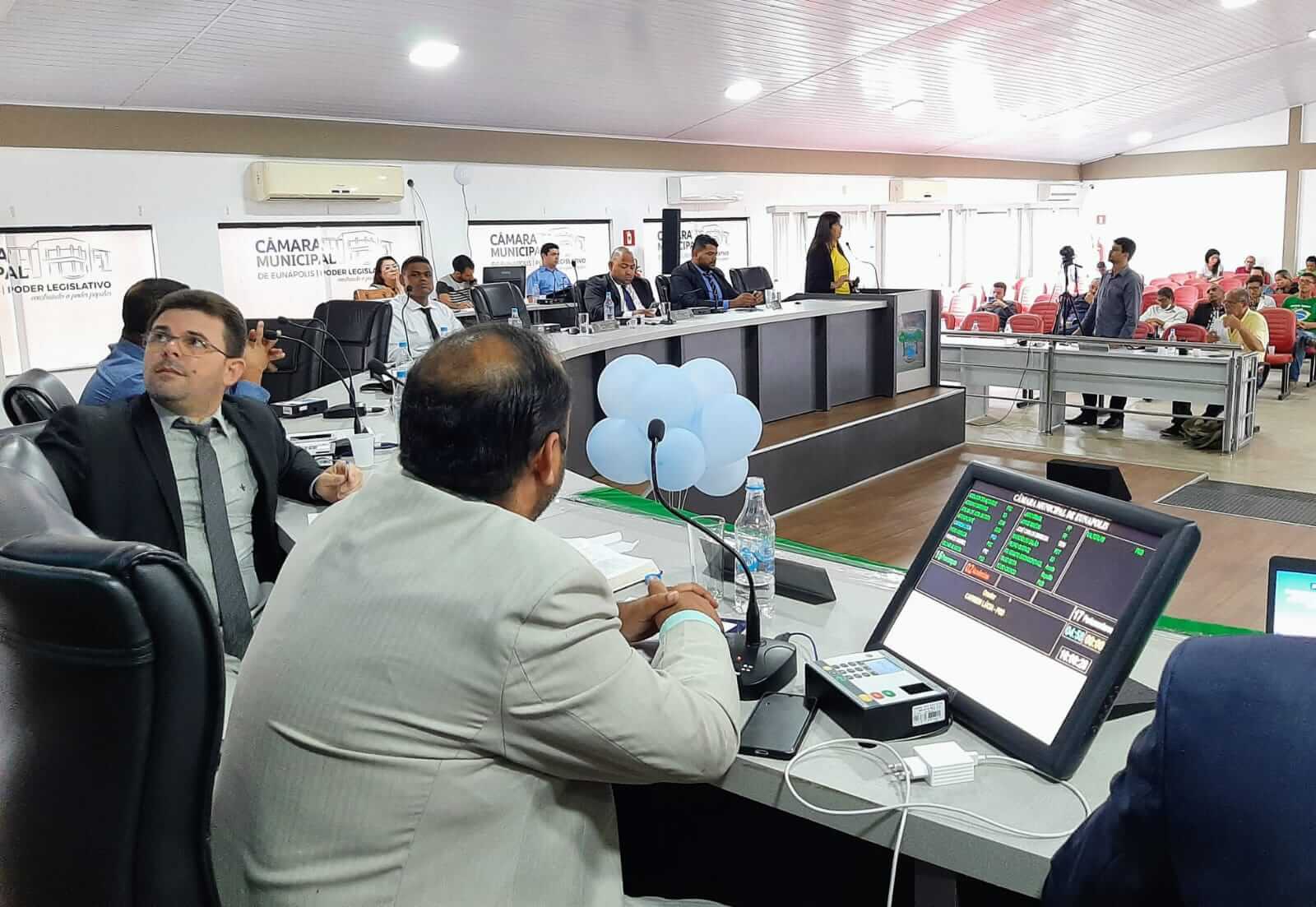 Comissão de Justiça da Câmara de Eunápolis analisa PL da taxa do lixo proposta pelo Executivo 10