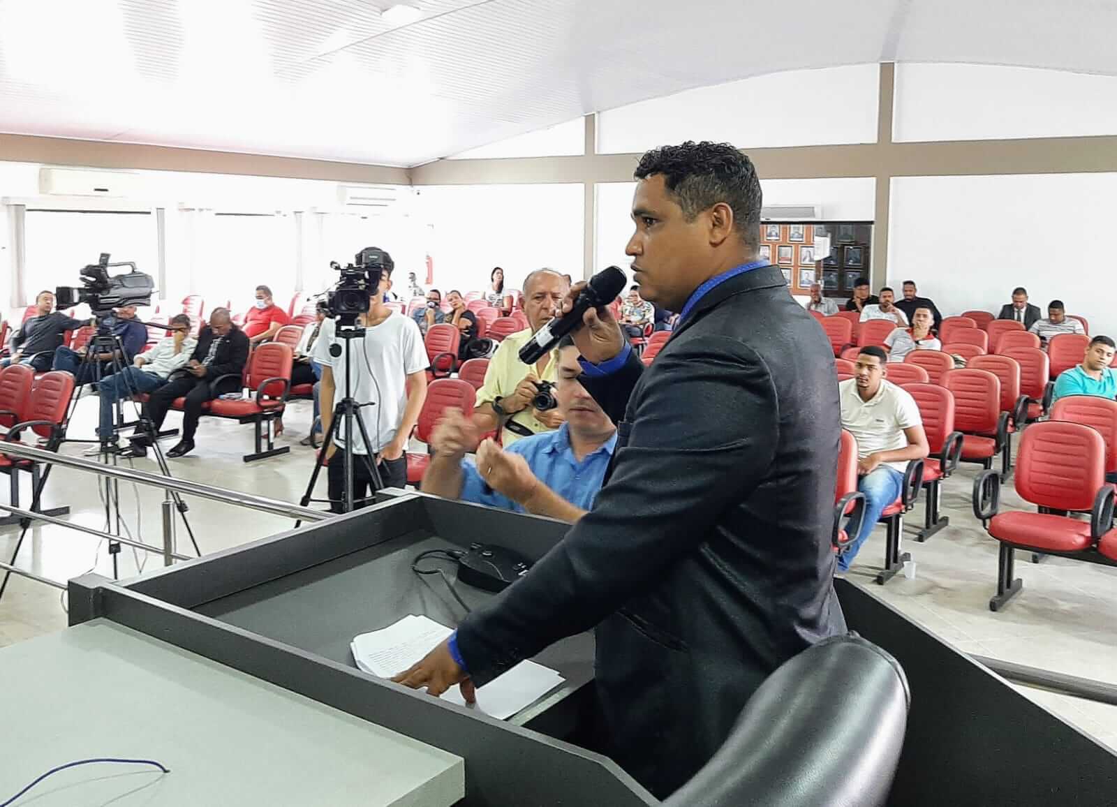 Comissão de Justiça da Câmara de Eunápolis analisa PL da taxa do lixo proposta pelo Executivo 7