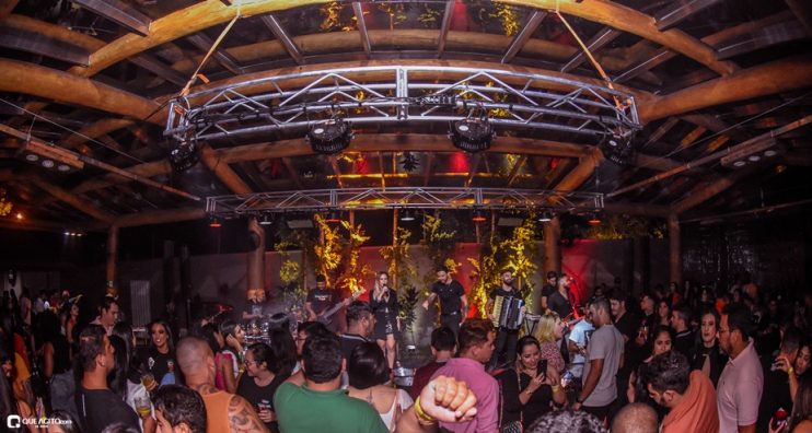 JC Acústico contou com diversas participações especiais que animaram a festa na Casa Trancoso 105