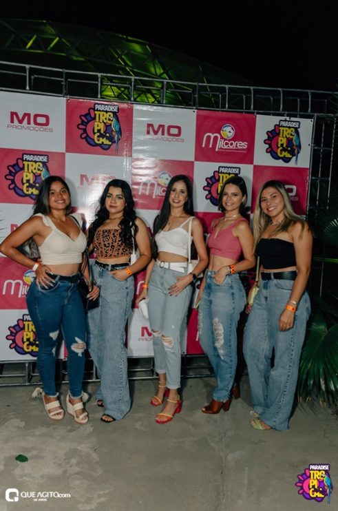 Gente bonita e muito agito no Paradise Tropical em Almenara 217