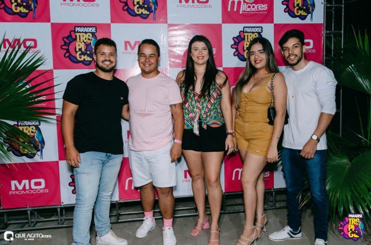 Gente bonita e muito agito no Paradise Tropical em Almenara 218