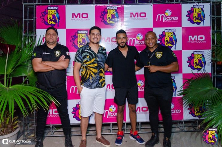 Gente bonita e muito agito no Paradise Tropical em Almenara 219