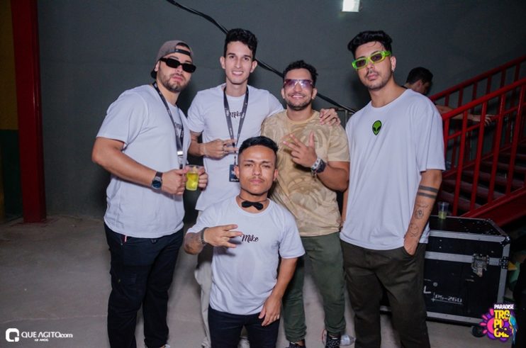 Gente bonita e muito agito no Paradise Tropical em Almenara 226