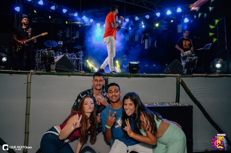 Gente bonita e muito agito no Paradise Tropical em Almenara 228