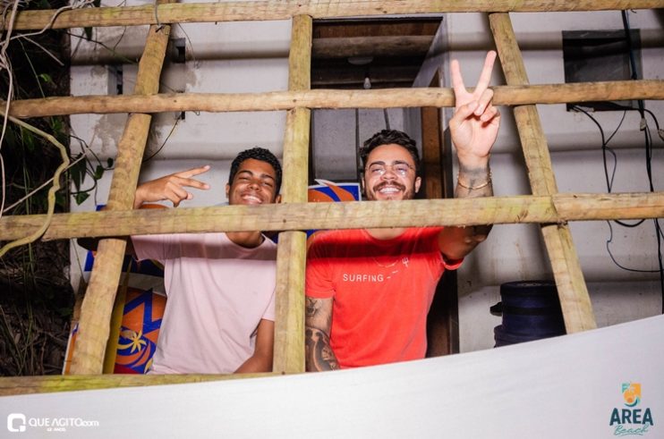 Saan Vagner, Julio Cardozzo e DJ Carlos Martins animam domingão da Area Beach 165