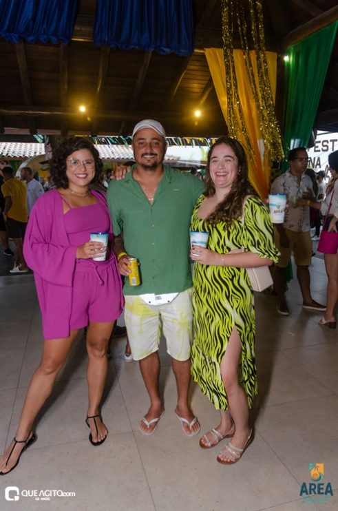 Péricles atrai milhares de foliões para o primeiro episódio do Pagode Prime na Area Beach 155